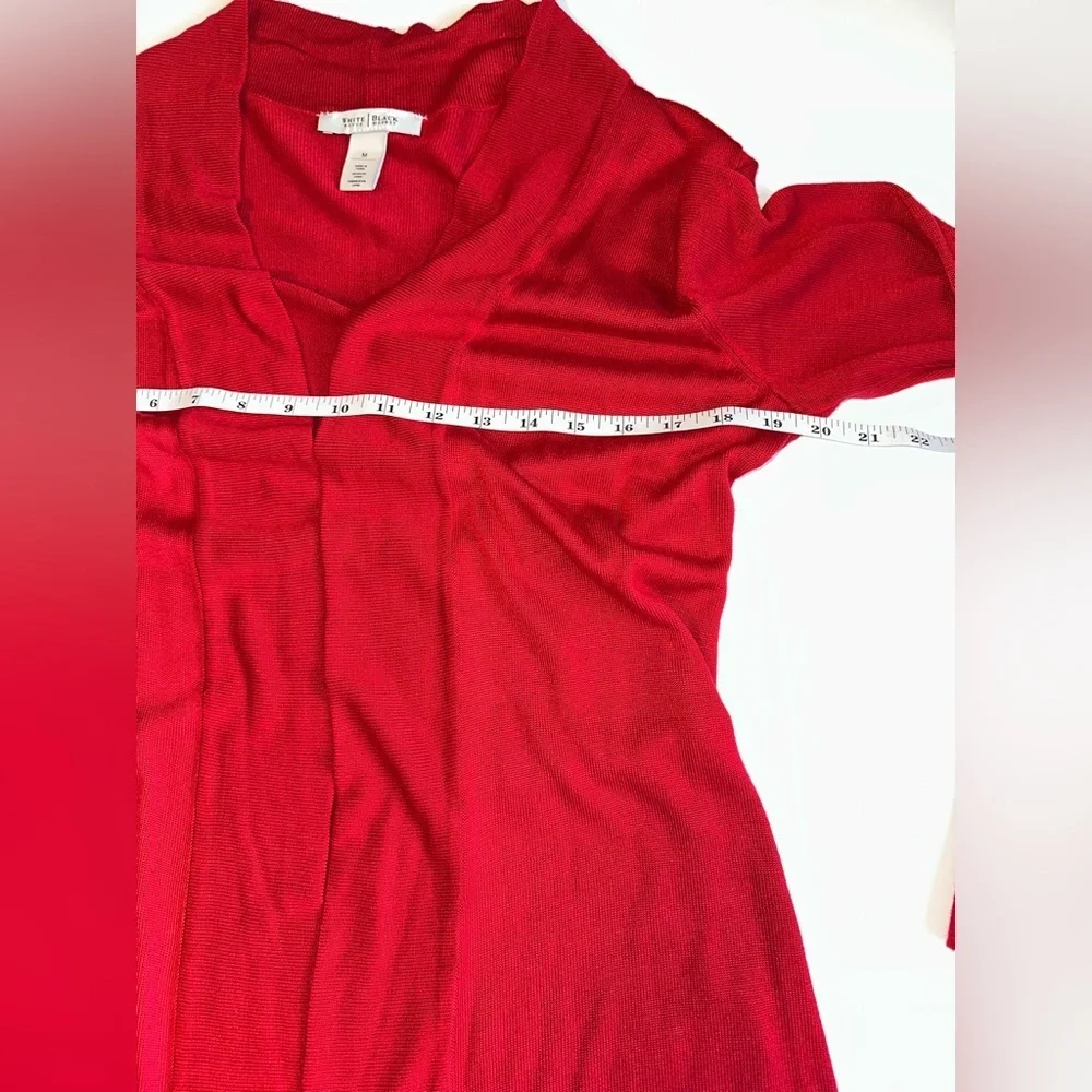 White House Black Market Women’s Cardigan Size M Red Long Sleeve Gold